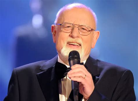 Roger Whittaker Biography: Age, Net Worth, Wikipedia, Pictures ...